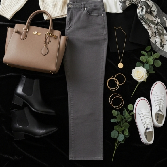 Jeans - Picture 1 of 16